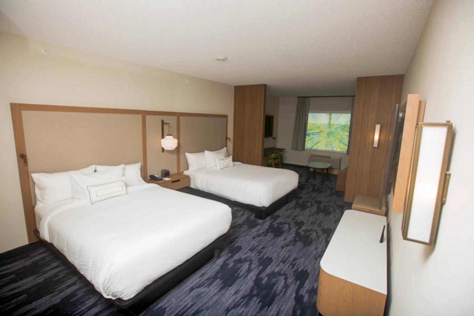 Fairfield Inn & Suites By Marriott Philadelphia Broomall/Newtown Square Exterior photo